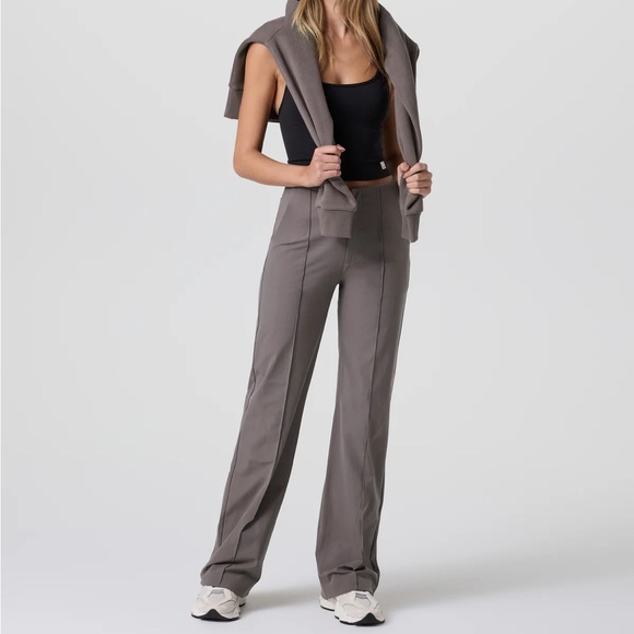 Vuori Meta Wideleg Pant in Chia (olive) Size Small - Picture 5 of 10